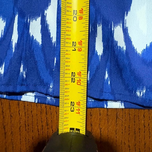 Banana Republic Blue and White Blouse - Picture 5 of 5